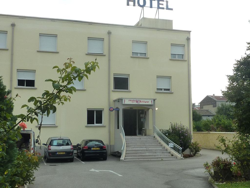 Hotel De L'Europe Pierre-Benite Exterior photo